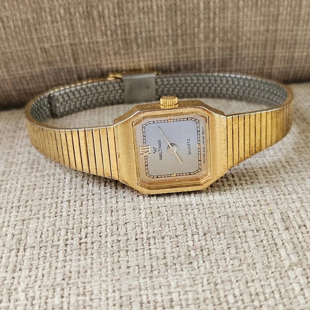 Vintage Waltham Women Wristwatch Japan Movt Analog Quartz Gold Tone Wrist Watch - Picture 4 of 10